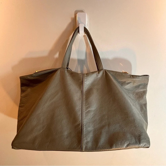 COURONNE Large Tote Supple Leather Two Zipper Compartment Structured Slouchy Bag - Picture 13 of 14